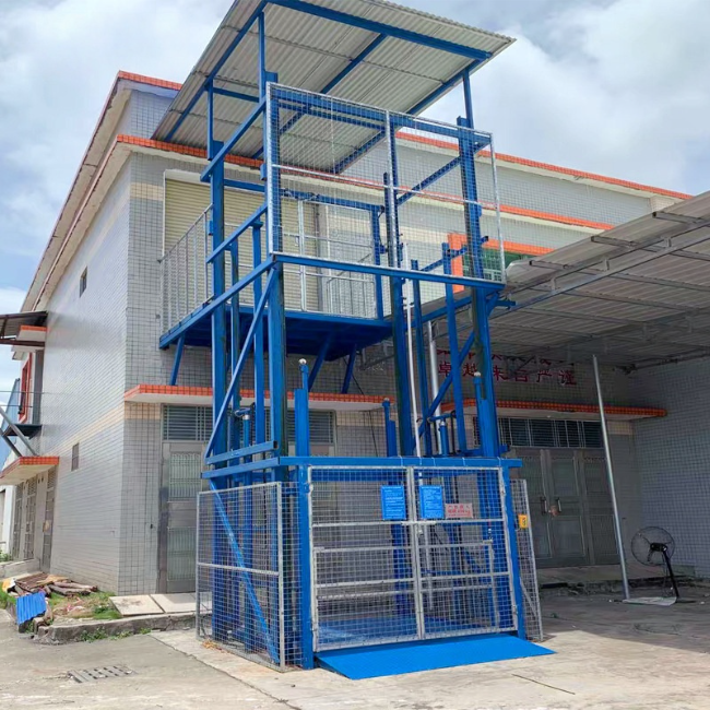 白沙建材厂室外升降货梯安装
